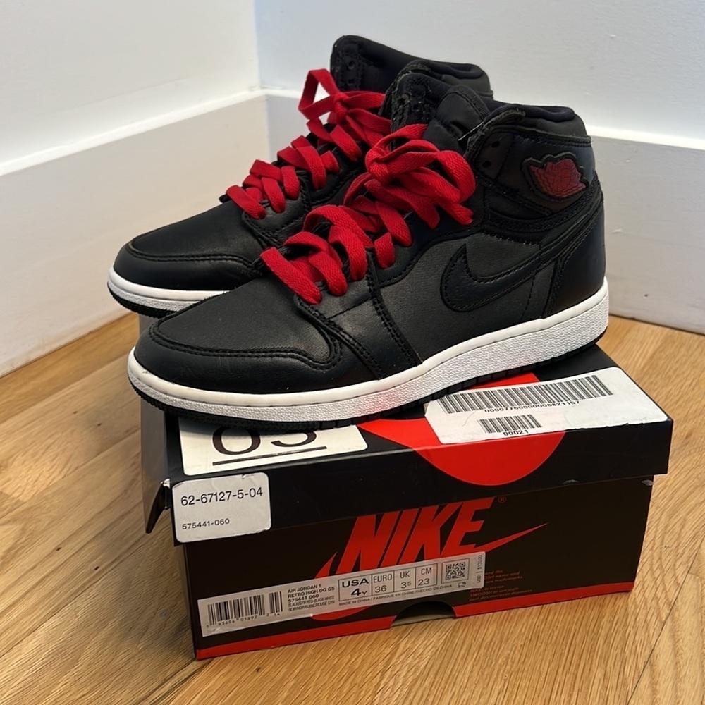 Nike Air Jordan 1 Retro High OG Black Gym Red White GS Size 4Y